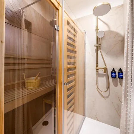 Days - One-bedroom With Sauna, Ac And Workspace In Zizkov Daire *