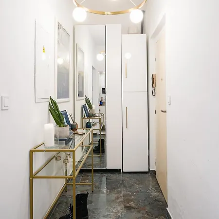 Daire Days - One-bedroom With Sauna, Ac And Workspace In Zizkov